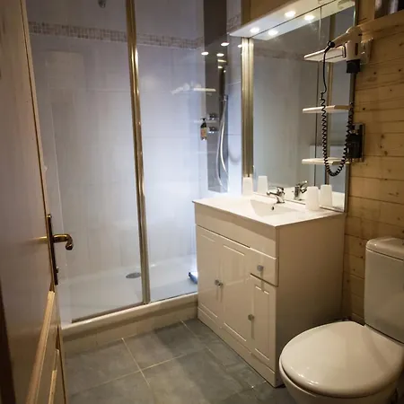 Le Loup Blanc Hotel 3*